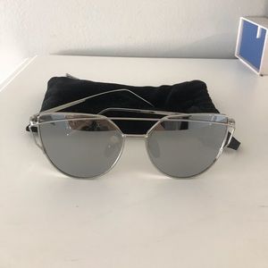 Silver frame mirror sunglasses